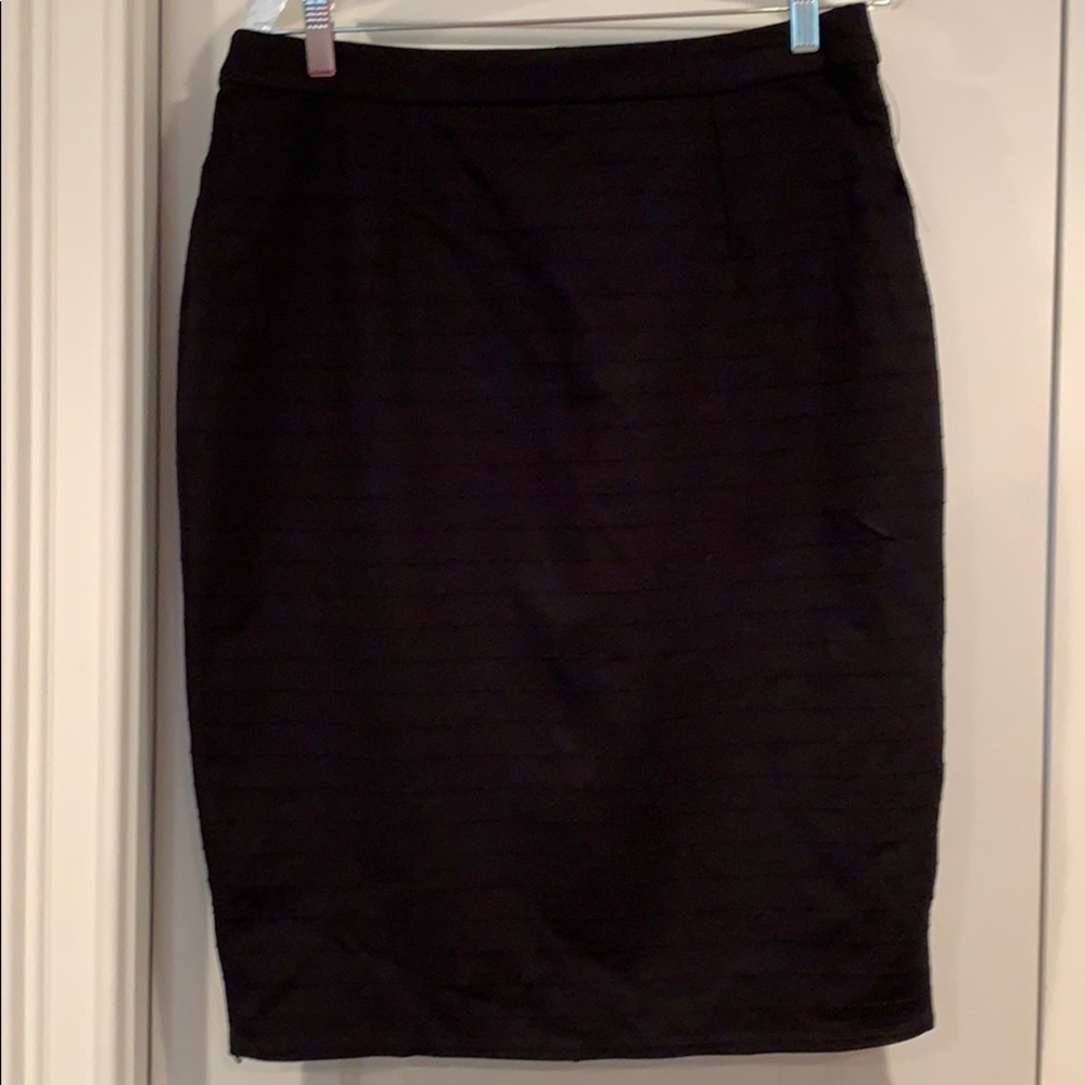 NWT Halogen Pencil skirt w/ Zipper in back.  S 14